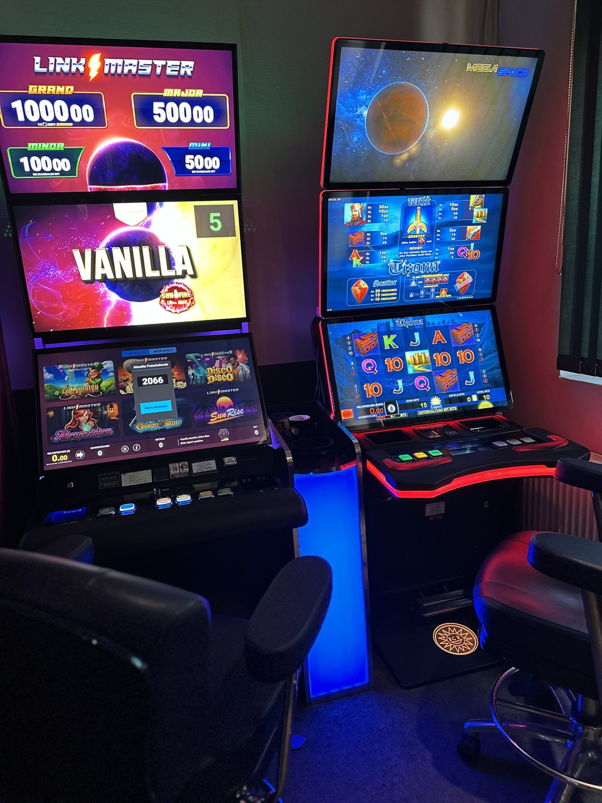 Link Master und MEGA SPACE Spielautomaten nebeneinander in der CT Spielhalle Gardelegen